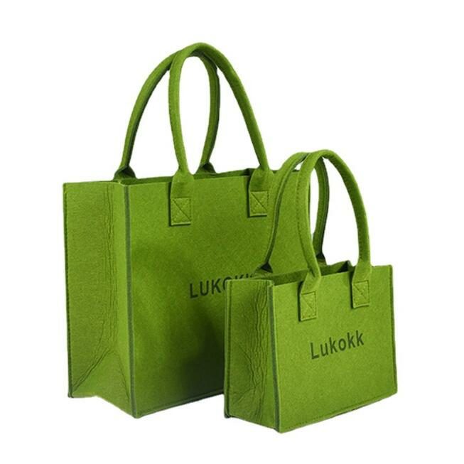 毛氈大容量手提挎包 - 背包客製館 1.印刷位置:可以局部印刷LOGO和標語 2.適用介紹:學校,辦公室,政府部門,小型活動,日常,展銷會 廣告促銷,週年慶典,商務饋贈,開業典禮,頒獎紀念,公關策劃 客製 - 背包客製館 毛氈大容量手提挎包